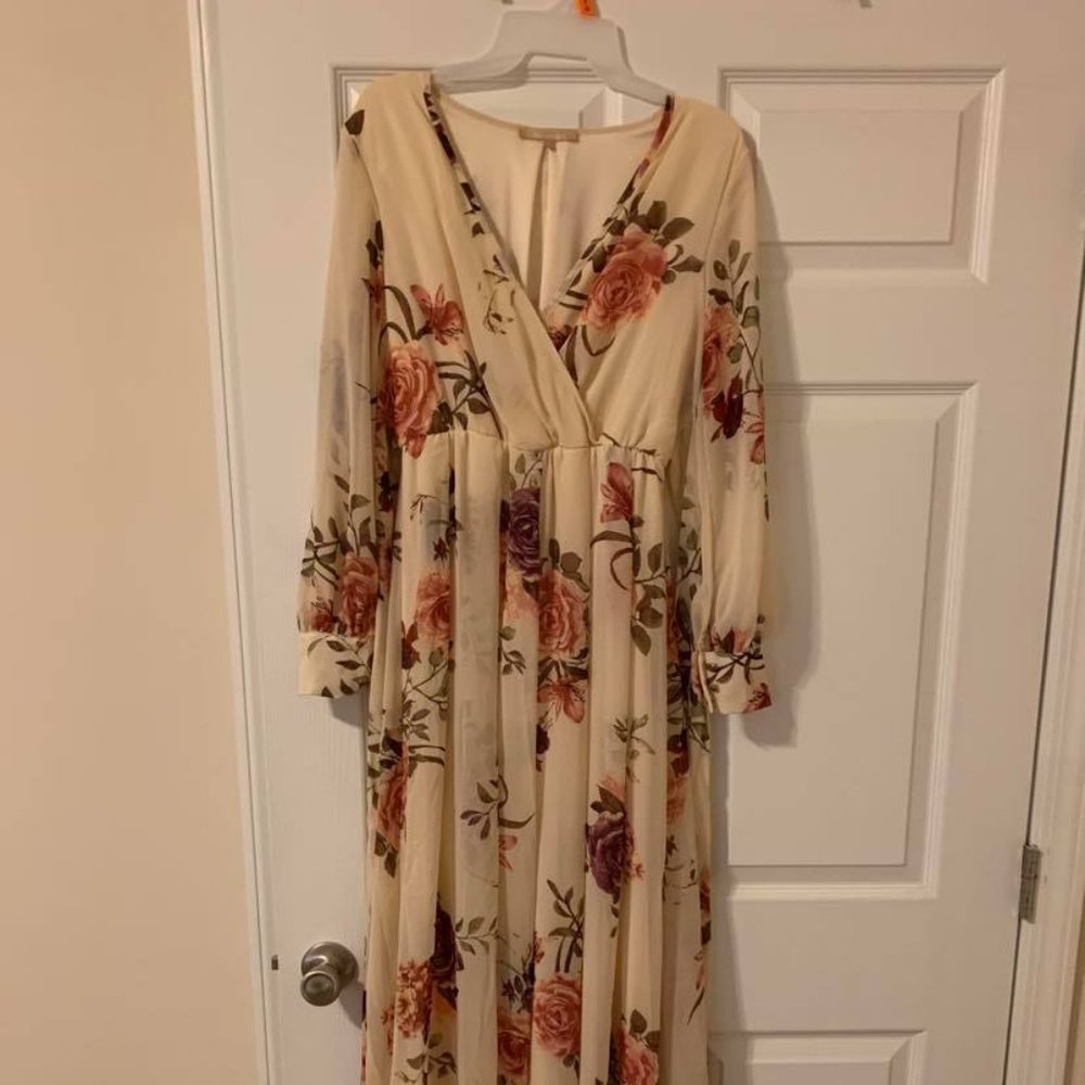 Lydia Ivory Floral Maxi Dress